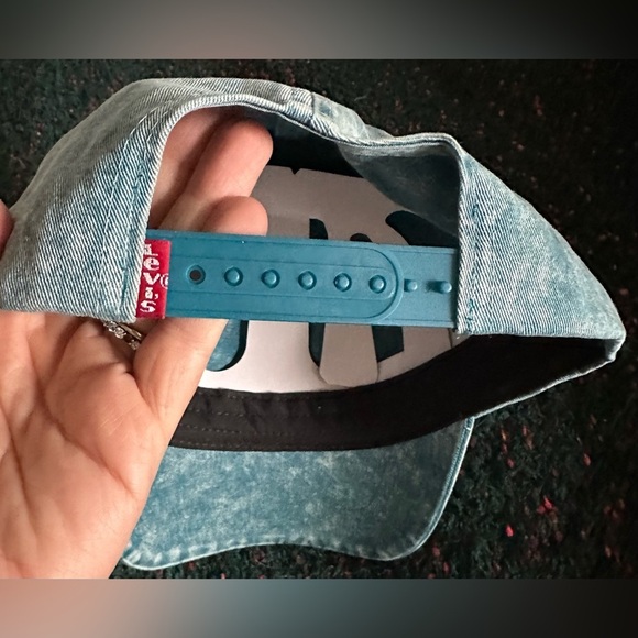 RARE LEVI’S NWT Acid Wash Cap in Pale Blue main image 7